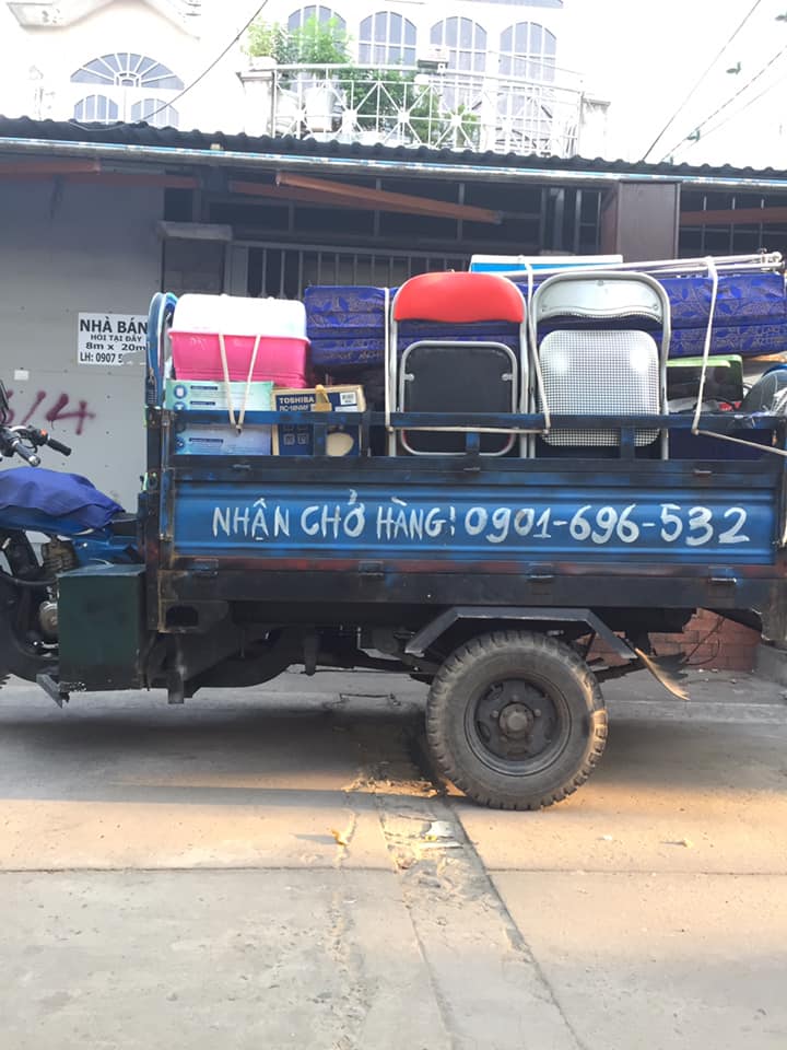 Dịch Vụ Xe Ba Gác Chở Hàng Tại Đường Cách Mạng Tháng 8, Sài Gòn